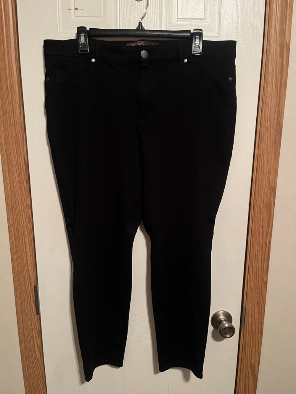 Gloria Vanderbilt Black Skinny Jeans - Slim Leg